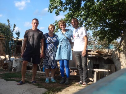 mit Sergey + Mama auf dem Dorf